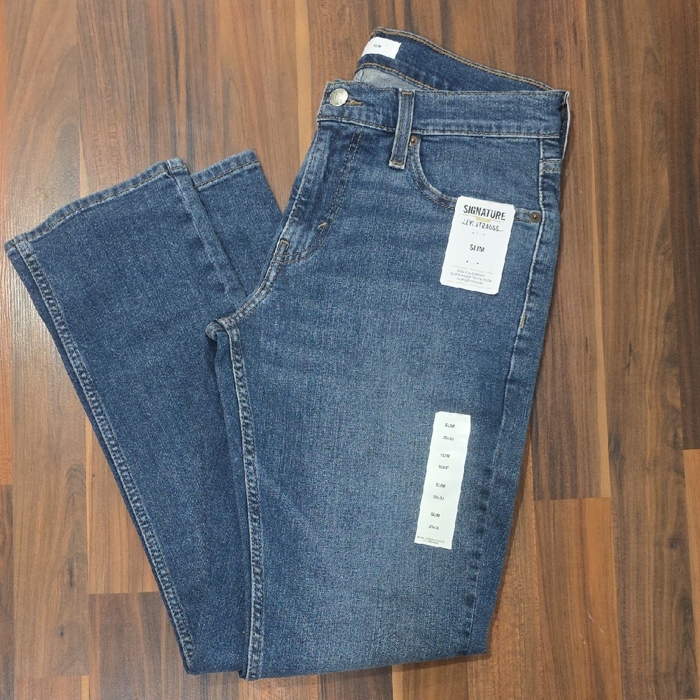 NWT Men's Signature Levi Jeans Slim Size 30x30 (Real 30x29.5)